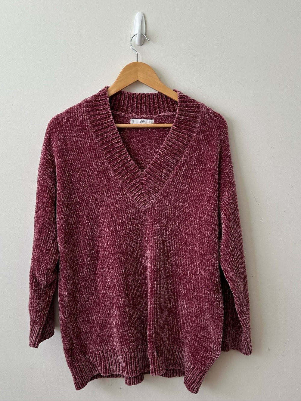 MNG Small Sweater Long Sleeves Burgundy V Neck
